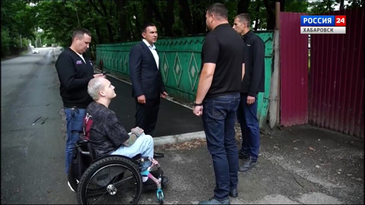 «Всё делаем для людей»: Максим Иванов проверил ход ремонта улицы Санаторной в Хабаровске