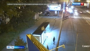 Полиция ищет блогеров, которые чуть не проломили крышу остановки на «гостевом» маршруте в Хабаровске