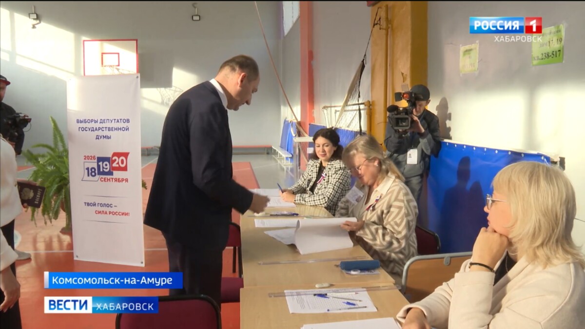 На избирательные участки в Городе юности комсомольчане приходили заранее: «Выбор зависит от нас»