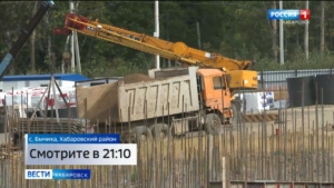 Смотрите в 21:10. На стройплощадке Центра детского отдыха в Бычихе вдвое увеличили число рабочих