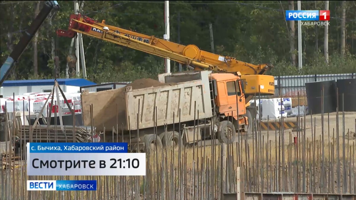 Смотрите в 21:10. На стройплощадке Центра детского отдыха в Бычихе вдвое увеличили число рабочих