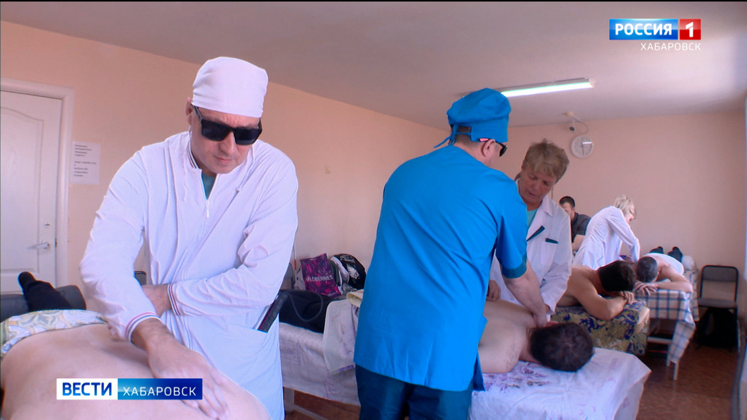 «Потребность в них высокая»: в крае начали обучать незрячих специальности медицинского массажиста